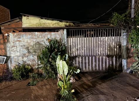 Mulher Coloca Fogo Na Pr Pria Casa Ap S Descobrir Trai O De Marido