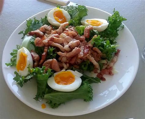 Recette de Salade frisée aux lardons