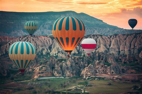 Cappadoce Vol en montgolfière au lever du soleil avec ramassage à l