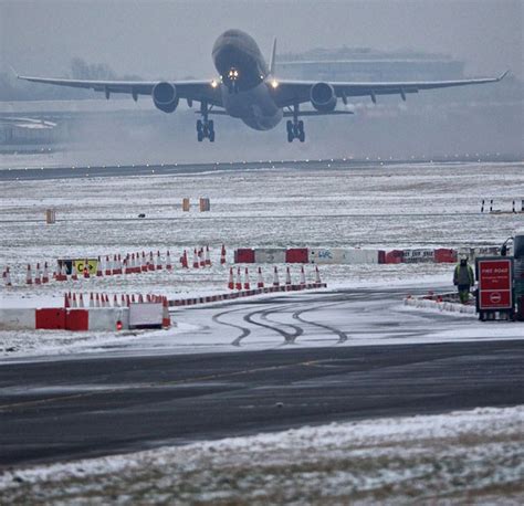 G1 Neve Aeroportos Europeus Seguem Voos Cancelados