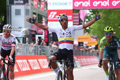 Ciclismo Giro De Italia Jhonatan Narv Ez Derrota En El Esprint A