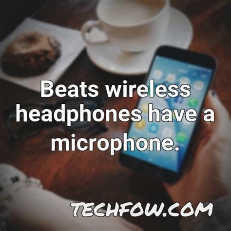 Do Beats Headphones Have a Mic (With Pictures!) - TechFOW.com