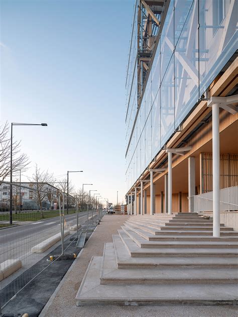 Caisse D Pargnes Head Office In Dijon By Graam Architecture