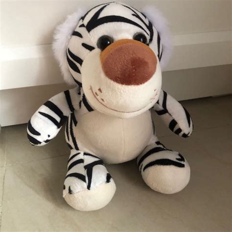 Boneka Tiger Putih Toys Collectibles Mainan Di Carousell