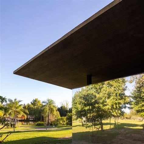 Pablo Gagliardo built pavilion featuring thin roof and mirrored-box in Argentina