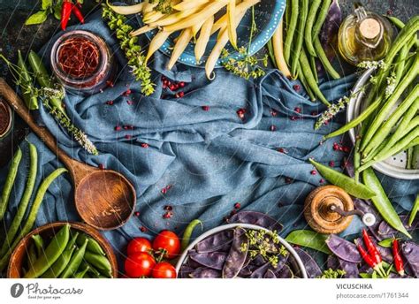 Kochen Mit Bunten Erbsen Und Bohnenschoten Ein Lizenzfreies Stock