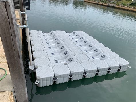 Floating Jet Ski Dock With V Cube In The Center China Modular