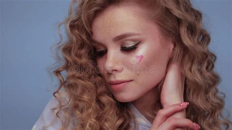 Pretty Girl With Curls Hairstyle Classic Makeup Freckles Nude Lips