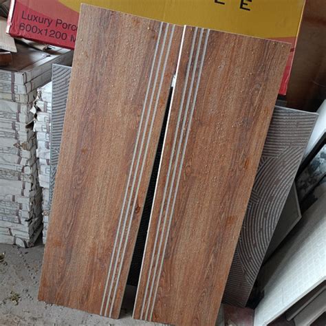 Promo Granit Tangga Motif Kayu X Nuca Dark Brown Stepnosing Garuda