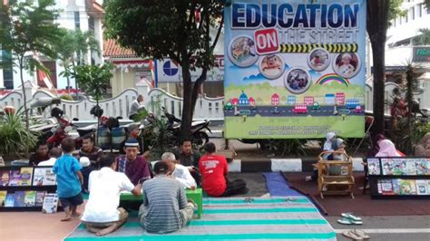 Belajar Baca Al Quran Di Ajang Car Free Day Solo TribunNews