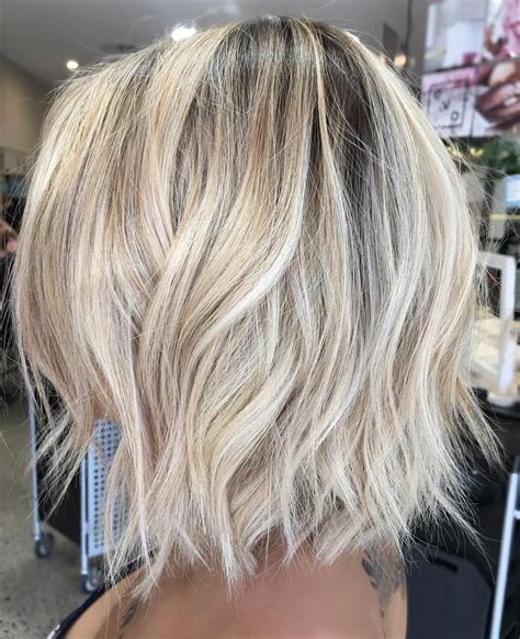 Bright Blonde Bob With Shaggy Ends Thin Hair Haircuts Bobs For Thin