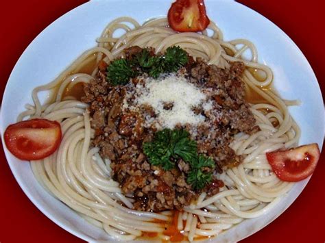 Spaghetti Mit Scharfer Bolognese Rezept Kochbar De