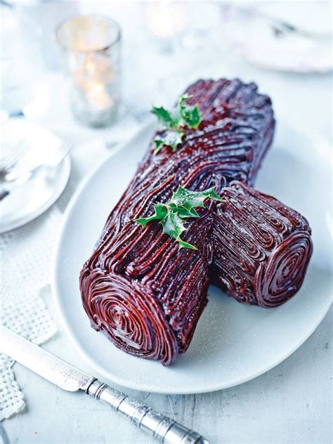 Mary Berry's recipe for a chocolate log - Christmas cooking tips/advice from the Bake-off star ...