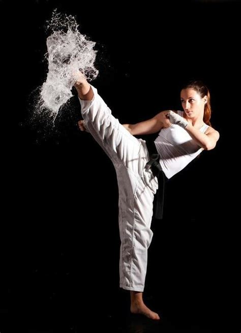 Pin By Walter Maes On Feeling Good Martial Arts Photography Female