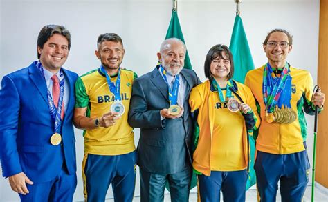 Lula Recebe Medalhistas Das Melhores Campanhas Do Pa S Na Hist Ria Do