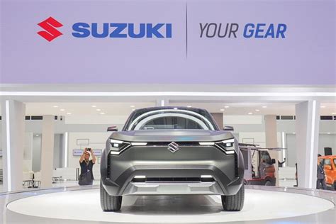 Perdana Suzuki Kenalkan Konsep Mobil Listrik EVX Di GIIAS 2024