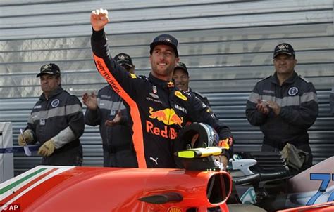 Daniel Ricciardo produces stunning lap record to take pole in Monaco GP ...