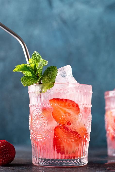 17 Pretty Pink Cocktails for Any Occasion - Insanely Good