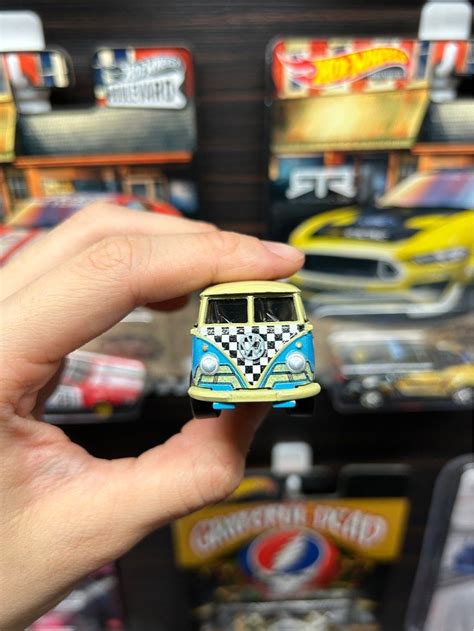 Hot Wheels Premium Volkswagen Deluxe Station Wagon Loose Hobbies Toys Toys Games On Carousell