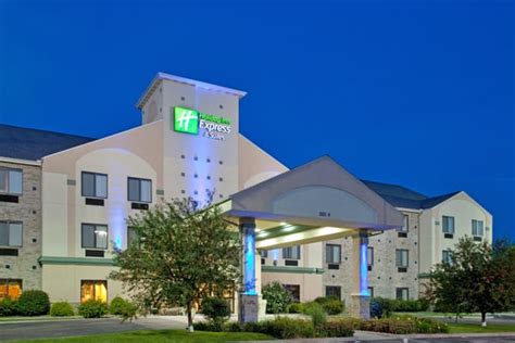 HOLIDAY INN EXPRESS & SUITES ELKHART-SOUTH - Updated January 2025 - 24 ...