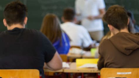 Bundesweiter Warnstreik Schüler in BW dürfen heute zuhause bleiben