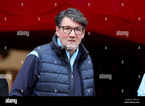 Luton Town Manager Mick Harford Hi Res Stock Photography And Images Alamy