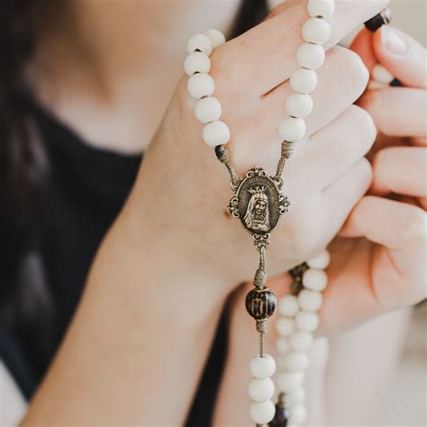 Prayers of the Rosary | How to Pray them and a PDF Guide