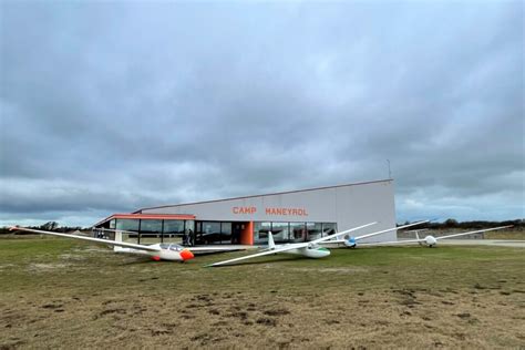 Cotentin Pendant une semaine cet aérodrome historique fête 100 ans de