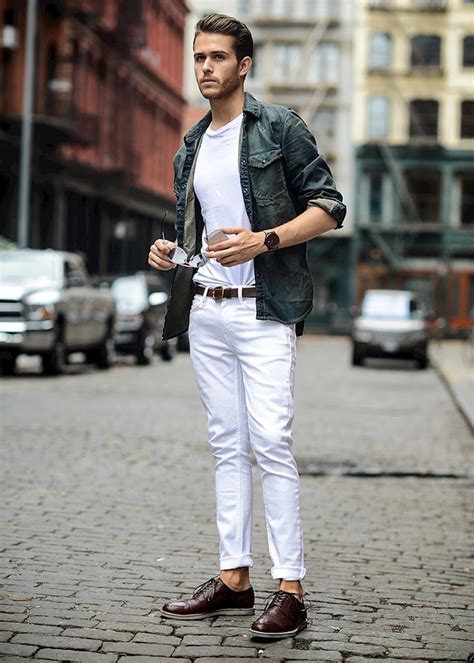 Como Combinar La Camiseta Blanca De Hombre Con Diferentes Prendas