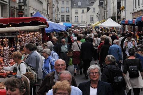 Et toujours la grosse affluence à la foire à l ail de Tours