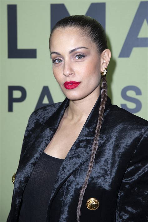 Photo Hiba Abouk Assiste Au D Fil De Mode Balmain Collection