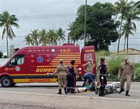 Motocicleta é Arrastadas Por Caminhão Após Ser Atingida Por Outro