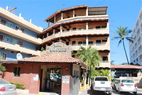 Book Hotel Villa Flores in Rincon de Guayabitos | Hotels.com