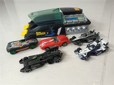 Hot Wheels Batman Car 蝙蝠車賽車起跑器連5車仔 興趣及遊戲 玩具 遊戲類 Carousell