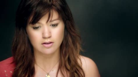 Kelly Clarkson- Dark Side {Music Video} - Kelly Clarkson Photo ...