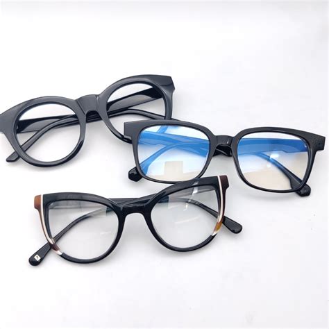 Free spectacles frame : read description, Women's Fashion, Watches ...