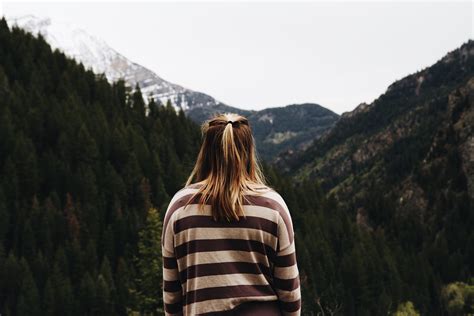 Wallpaper Sinar Matahari Pemandangan Hutan Wanita Di Luar Ruangan