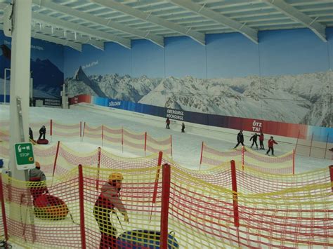 Indoor ski area The Snow Centre – Hemel Hempstead - Skiing The Snow ...