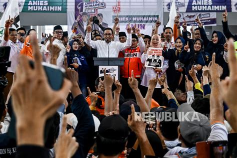 Kampanye Didepan Relawan Anies Baswedan Sampaikan Orasi Republika Online