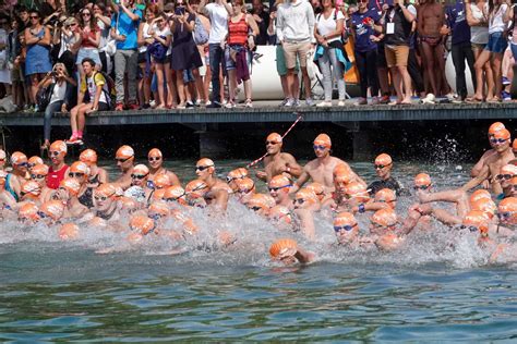 Natation La E Travers E Du Lac D Annecy La Nage Se Pr Pare