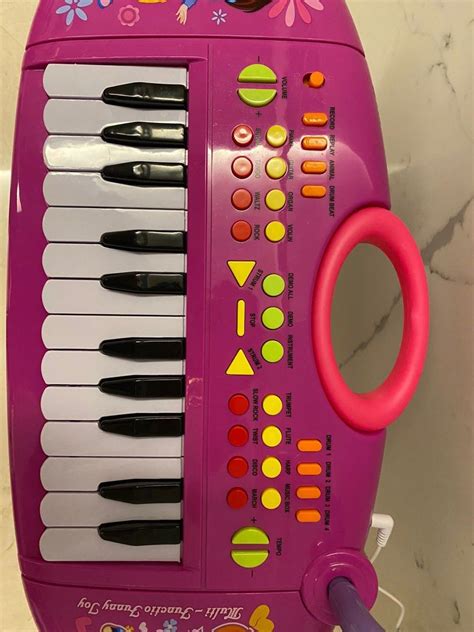 Kids Piano keyboard with microphone, Hobbies & Toys, Music & Media, Musical Instruments on Carousell