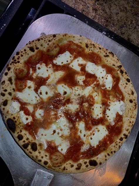 Uuni Pro 16” Cheese Pizza Rooni