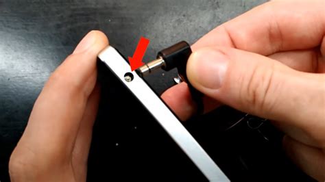 How To Easy Remove A Broken Headphone Plug From Audio Jack From Ipad