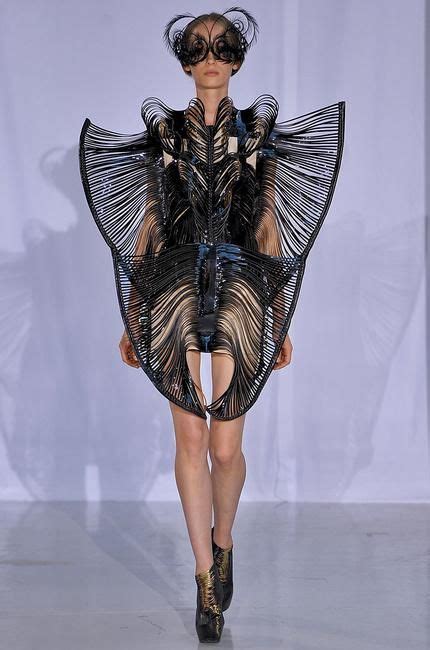 Défilé Iris Van Herpen Automne hiver 2011 2012 Haute couture Mode