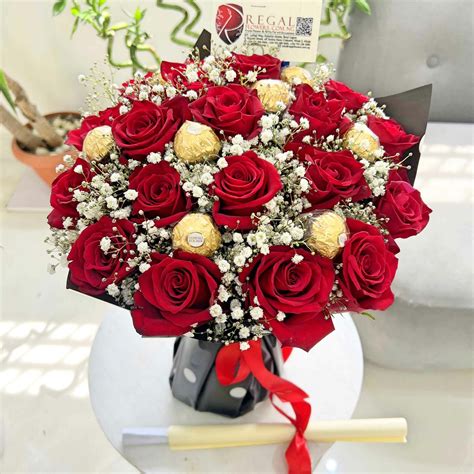 Ferrero And Roses Bouquet Bouquet Of Roses And Ferrero Rocher