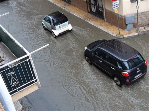 Maltempo Sulla Sicilia Allagamenti A Palermo Frane E Paura Nel