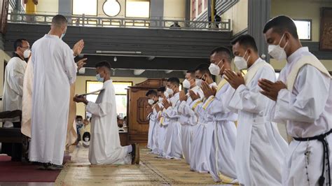 Tahbisan Imam Di Katedral Ruteng Ritus Tahbisan YouTube