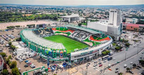 Club León Confirma Que Regresó Terreno Del Estadio Nou Camp Así