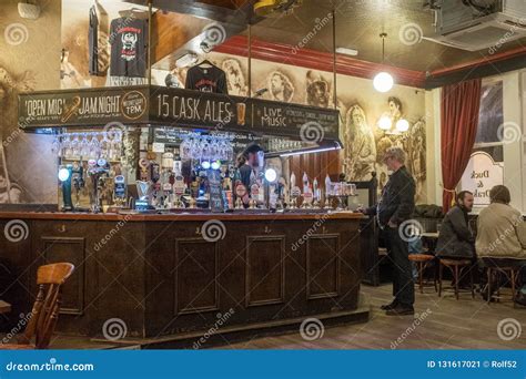 English Pub in Leeds editorial photo. Image of britain - 131617021