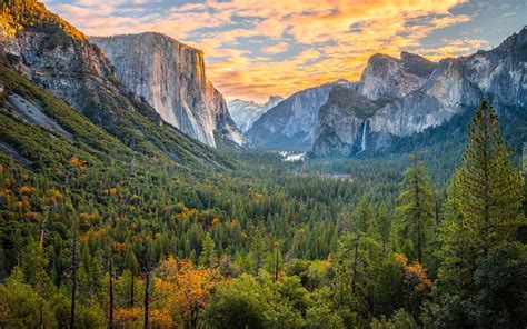 Kolorowe Niebo Nad G Rami W Parku Narodowym Yosemite